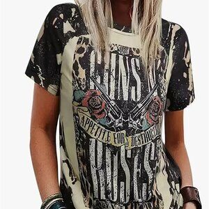 NWT Guns N Roses Rock Band T-shirt in Size XL